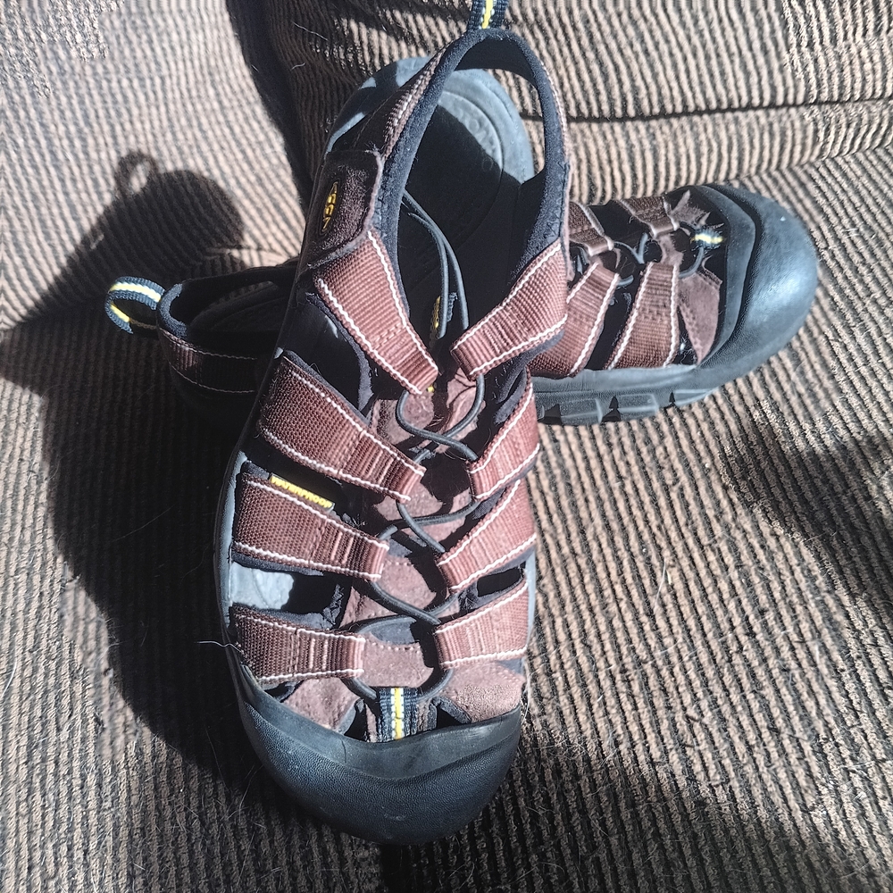 Keen Brown and Black Men's Sandals